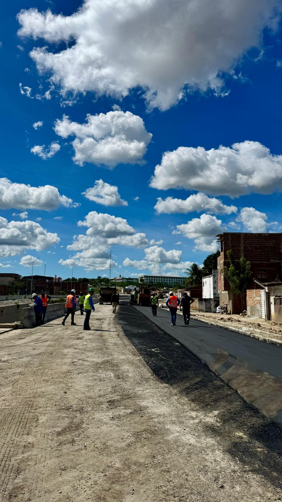 Prefeitura de Campina Grande avança com obras do Canal de Bodocongó e inicia nova etapa de pavimentação da via paralela