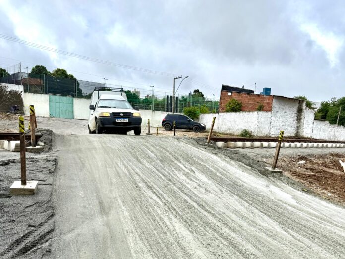 Obras do VLT: passagem de nível do Dinamérica é liberada e ligação temporária entre Bodocongó e Pedregal está em funcionamento