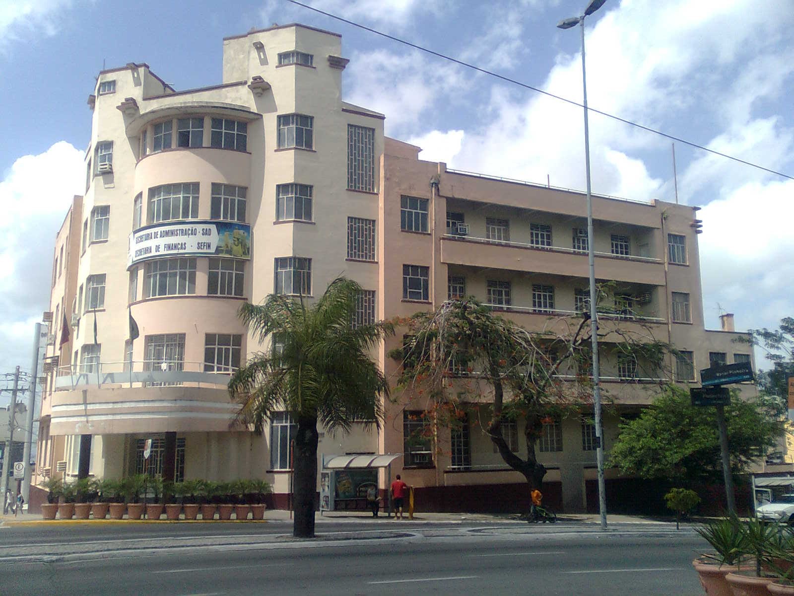 Prefeitura de Campina Grande inicia processo de restauração do Grande Hotel com assinatura da Ordem de Serviço