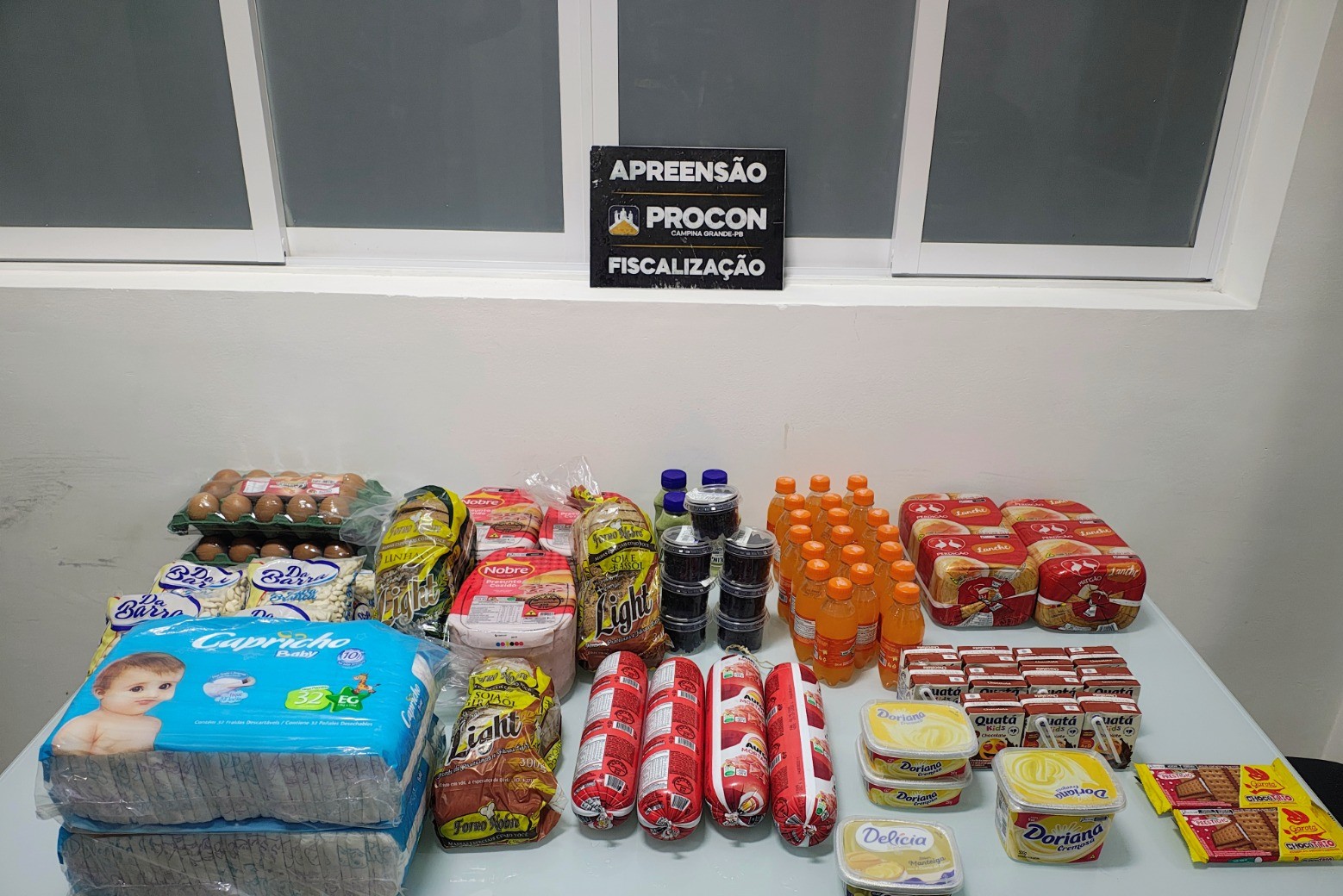 Procon Municipal autua supermercado por venda de produtos vencidos
