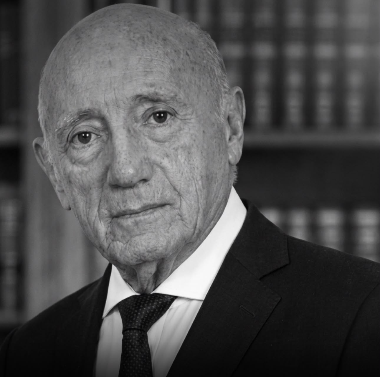 Bruno lamenta a morte do ex-secretário Milton Gomes Soares e decreta luto oficial de três dias em Campina Grande
