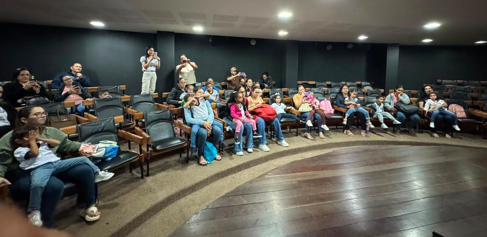 Teatro Municipal Severino Cabral recebe crianças de Olivedos para manhã de cultura, música e imaginação