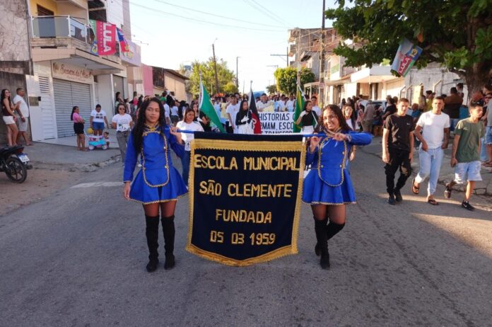 Desfile Cívico-Militar no distrito de São José da Mata encerra programação da Semana da Pátria