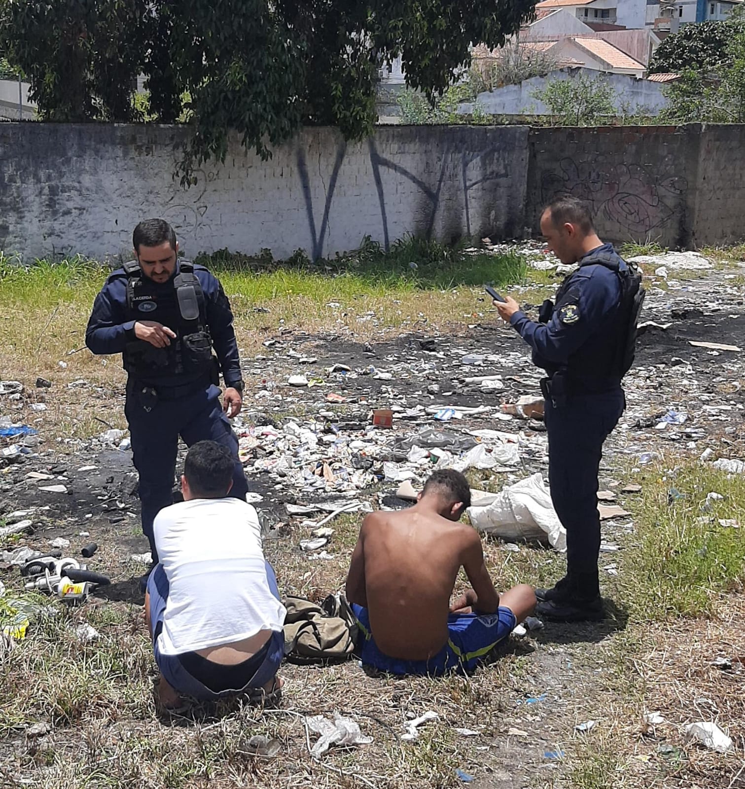 Guarda Civil de Campina Grande prende dupla que furtava fios da Policlínica Dr. Francisco Pinto