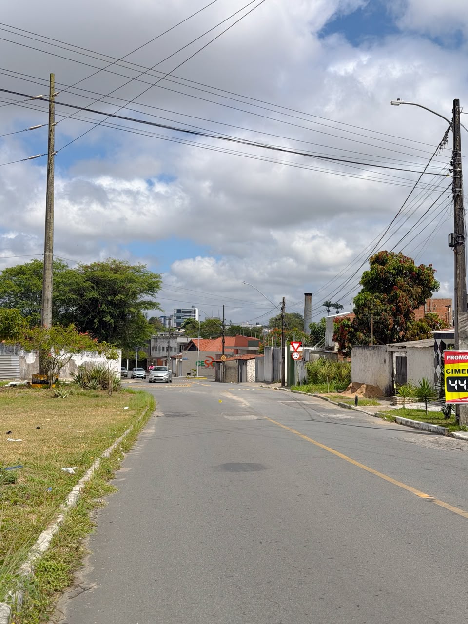 STTP implanta sentido único em trecho da Rua Fernandes Vieira, na zona leste