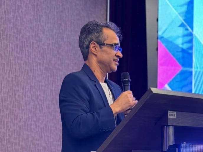 Secretário-chefe destaca responsabilidade da radiodifusão no combate à desinformação