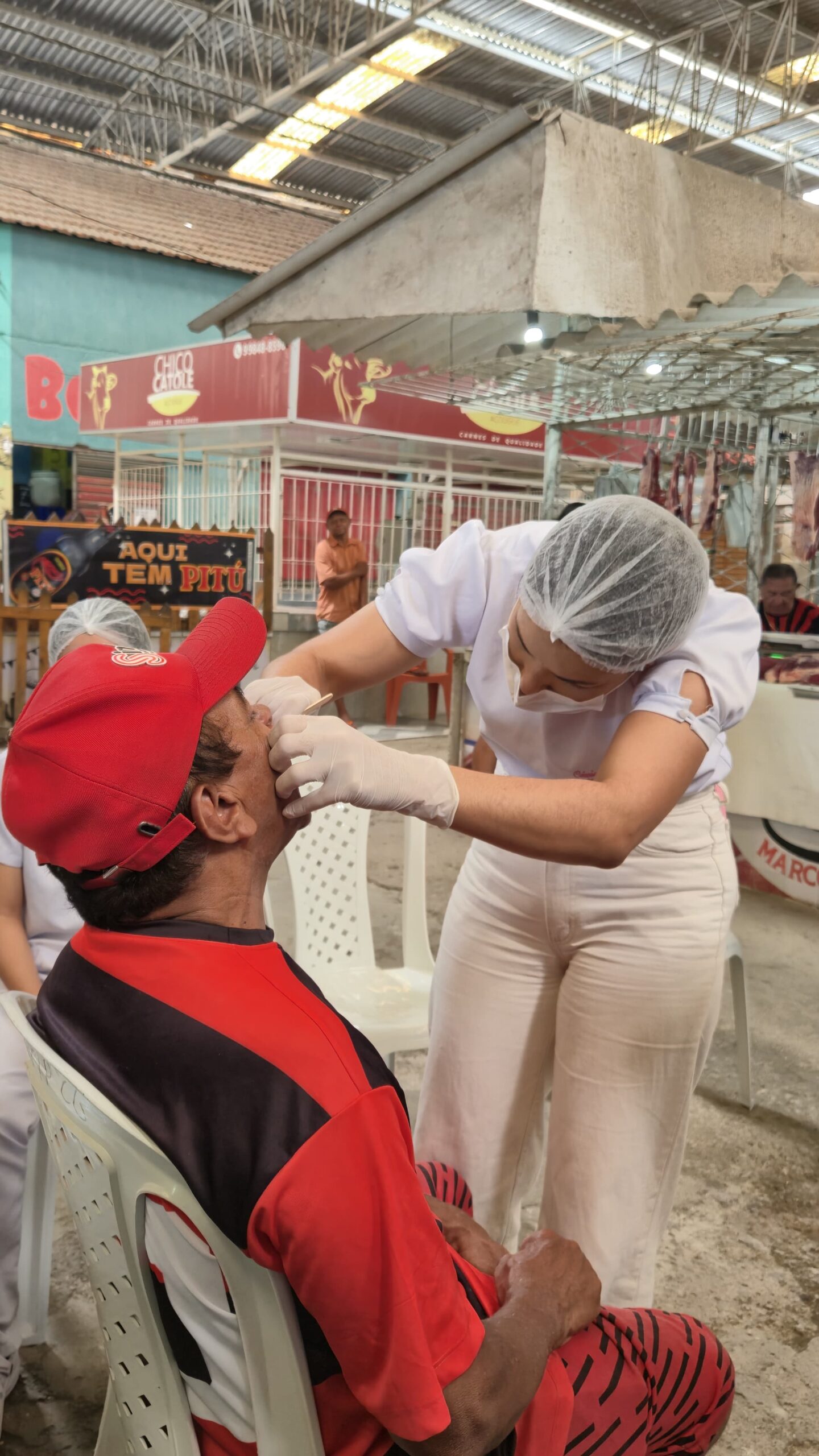 Secretaria Municipal de Saúde leva atendimento odontológico à Feira Central de Campina Grande