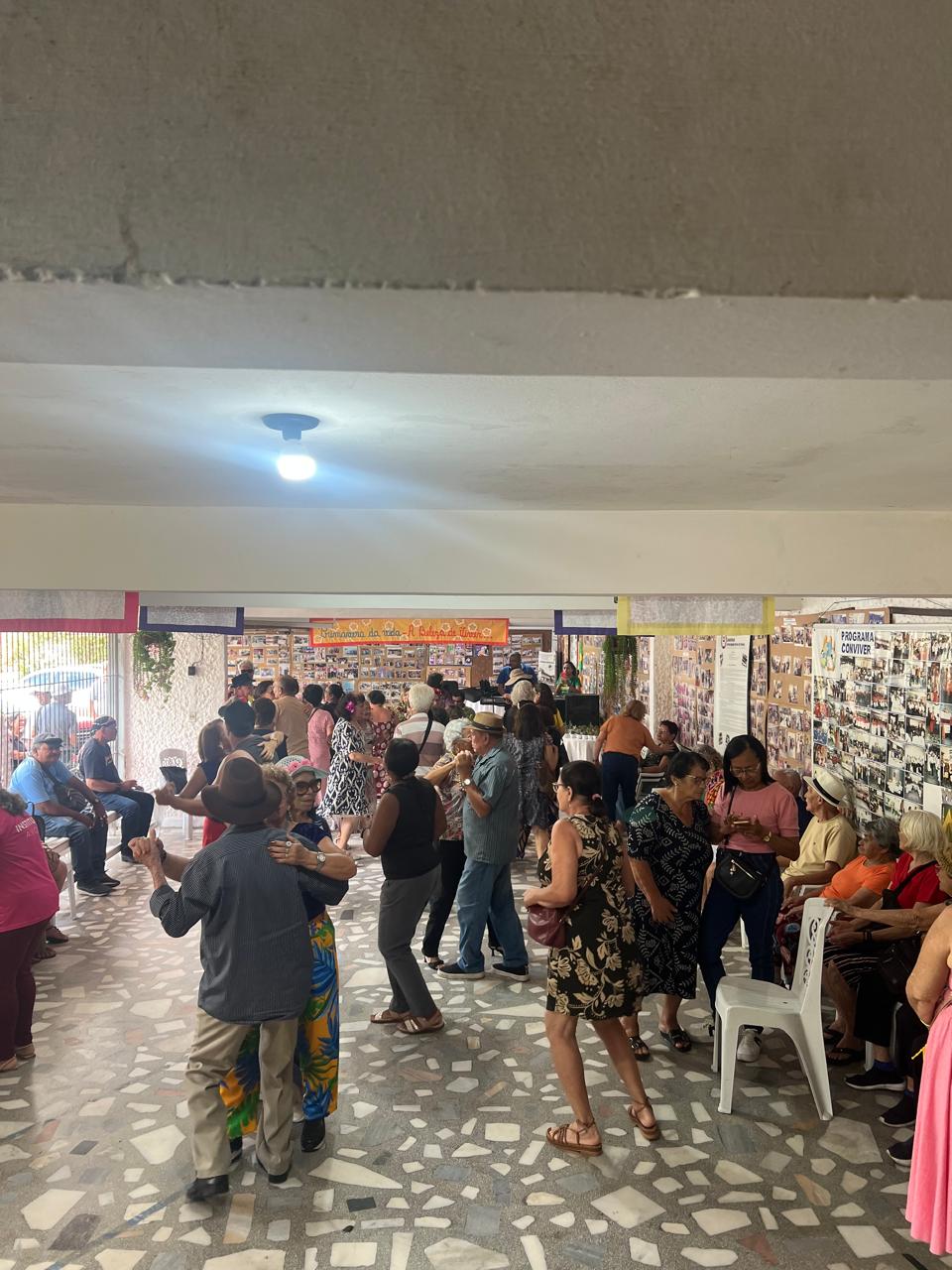 Festa da Primavera reúne idosos atendidos pela Prefeitura de Campina Grande em manhã de música e celebração